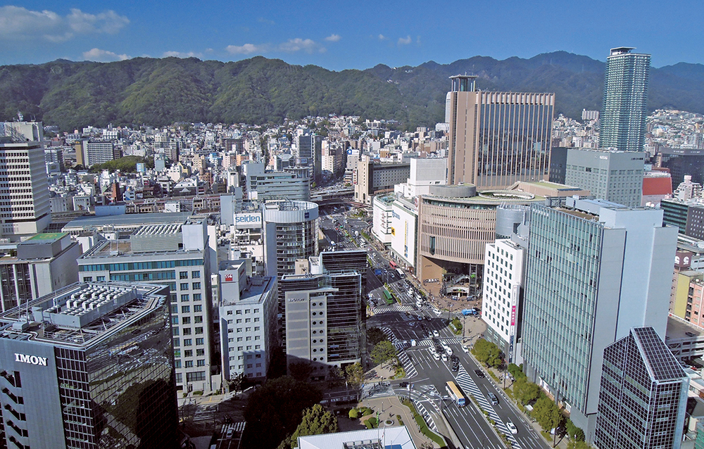 三ノ宮駅前