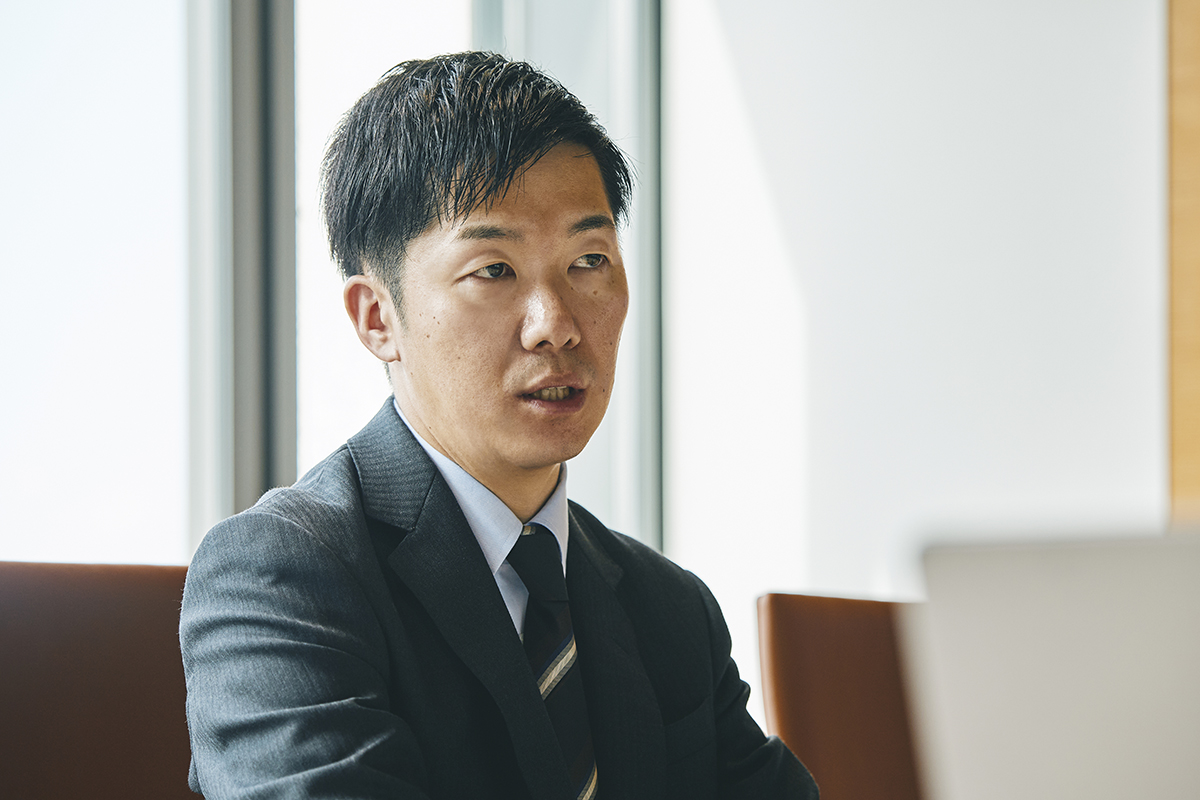 シービーアールイー株式会社 眞田基