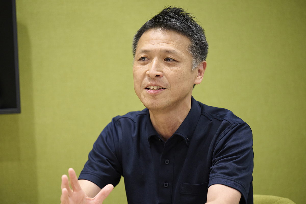 株式会社シャルレ 総務部長 竹内英雄氏