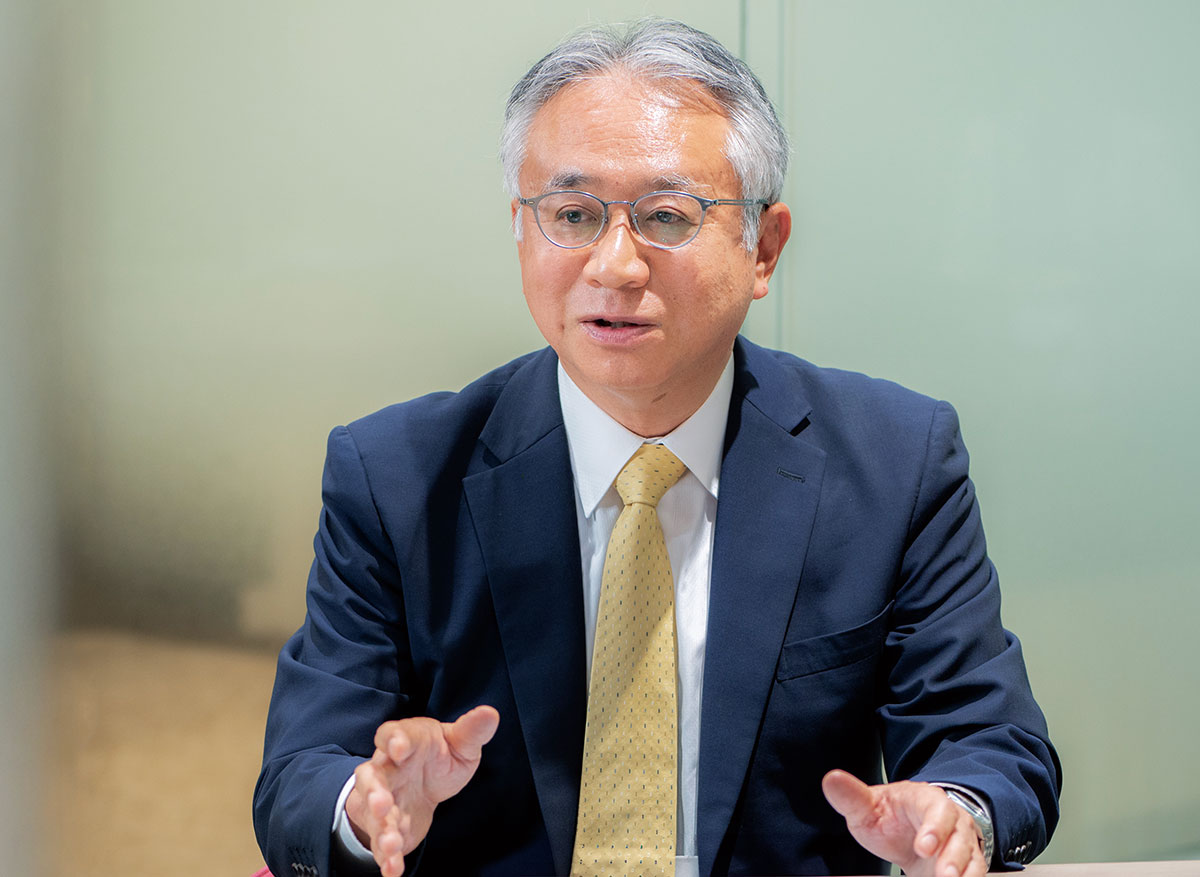 三菱倉庫株式会社　常務執行役員　向井  隆氏