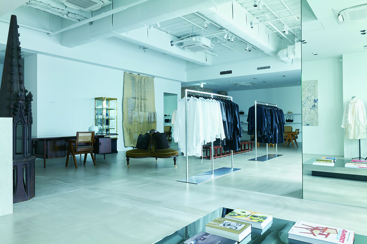 mizuiro ind AOYAMA