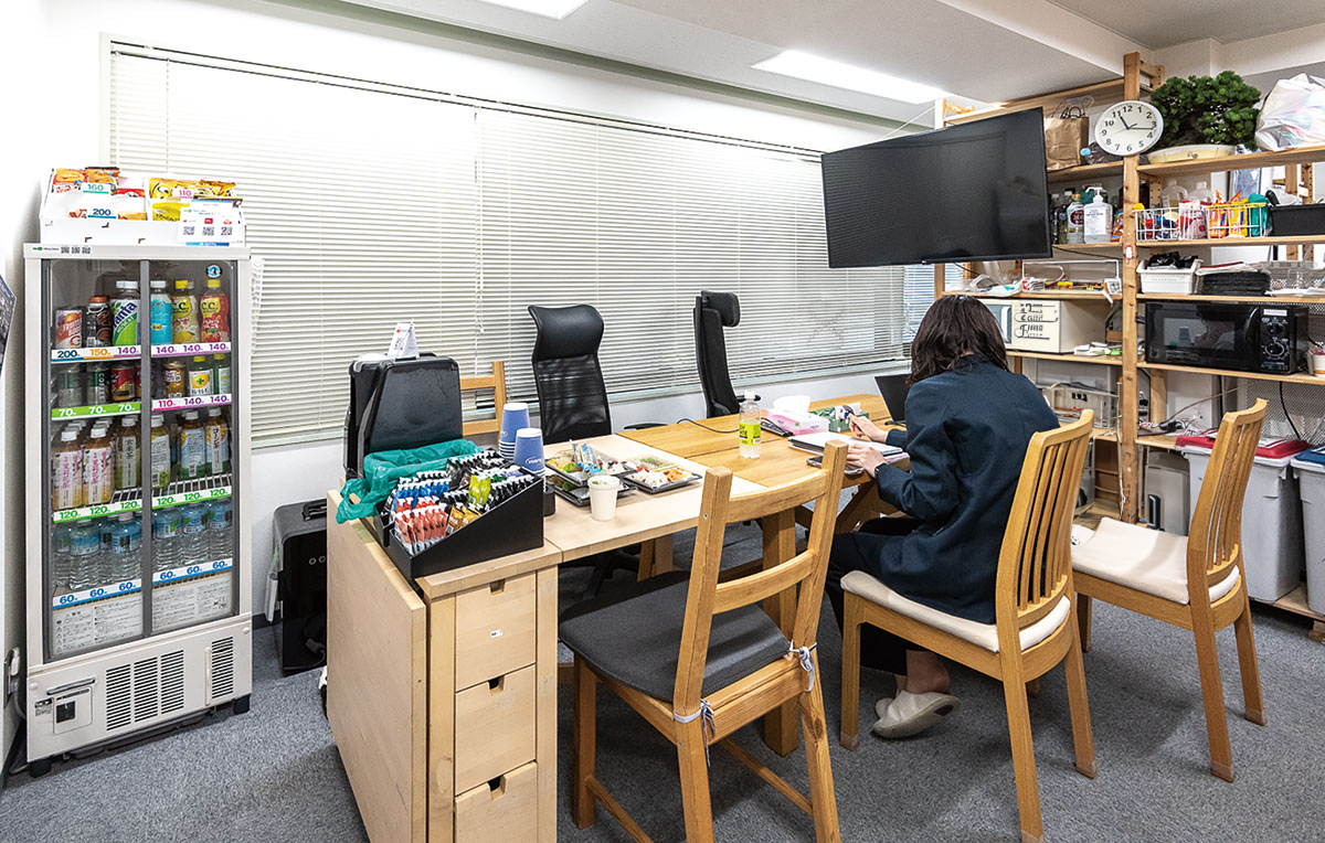 株式会社レボーン
