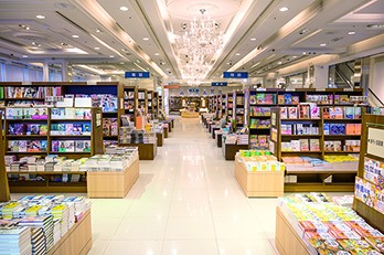 丸善ジュンク堂書店 株主優待 8000円分 ジュンク堂書店 福岡店｜プロジェクトケーススタディ〖CBRE〗