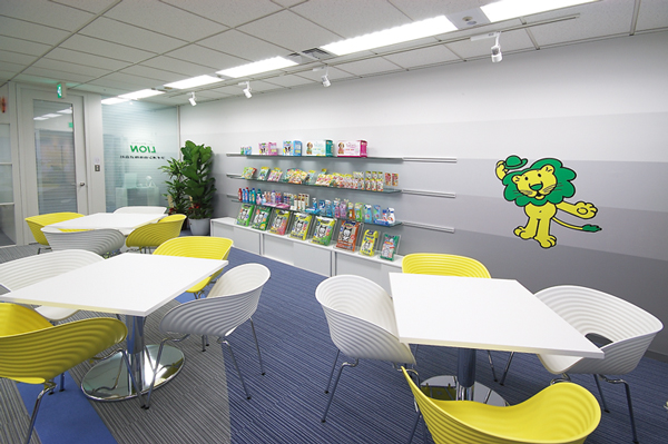 オフィス移転プロジェクト事例 / ライオン商事株式会社 / 来客ブース