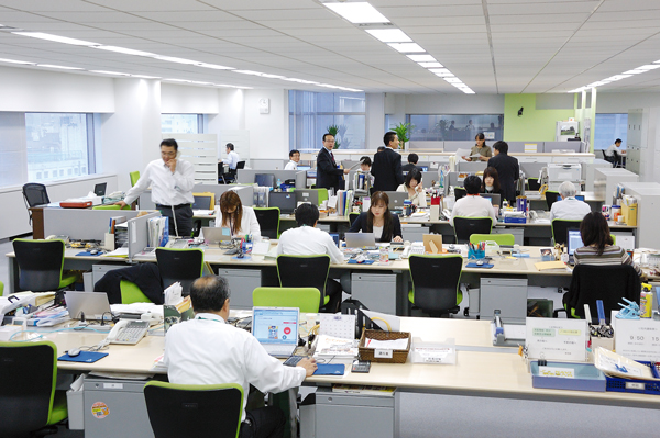 オフィス移転プロジェクト事例 / ライオン商事株式会社 / オフィススペース