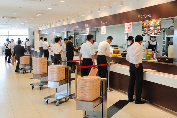 オフィス移転プロジェクト事例 /りそな銀行 / 社員食堂