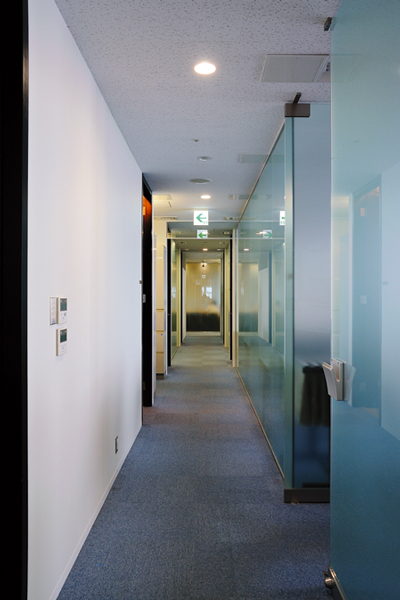 オフィス移転プロジェクト事例 /株式会社住友電装株式会社 / 廊下