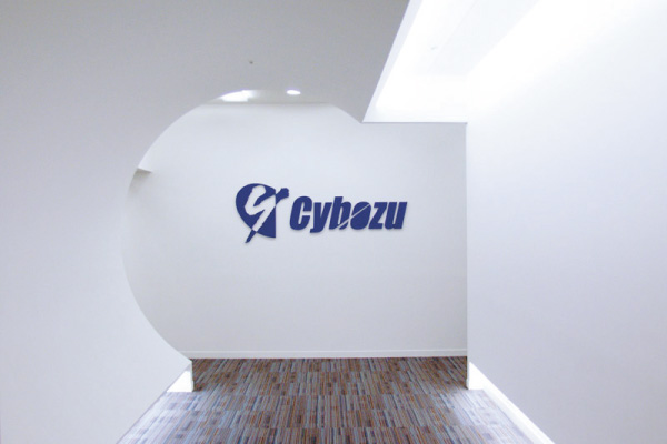 本社オフィスアプローチ