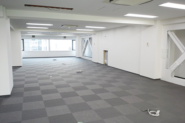 オフィス移転プロジェクト事例 / 株式会社東洋経済新報社 耐震補強工事の様子